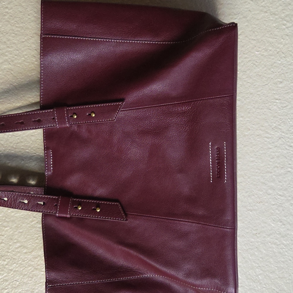 LUCKY BRAND TYRA Elegant Burgundy Leather Tote Bag. - Picture 4 of 9